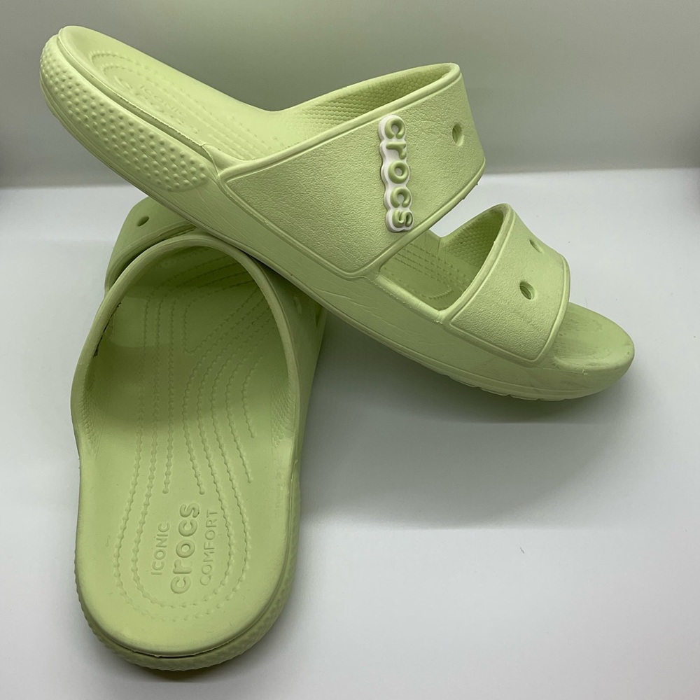 LIME GREEN CROCS WOMANS SIZE 10 GREAT CONDITION! MENS 8
